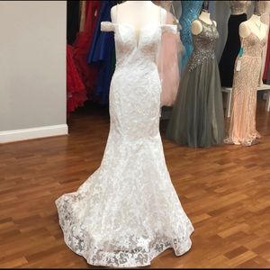 Brand new wedding dress
